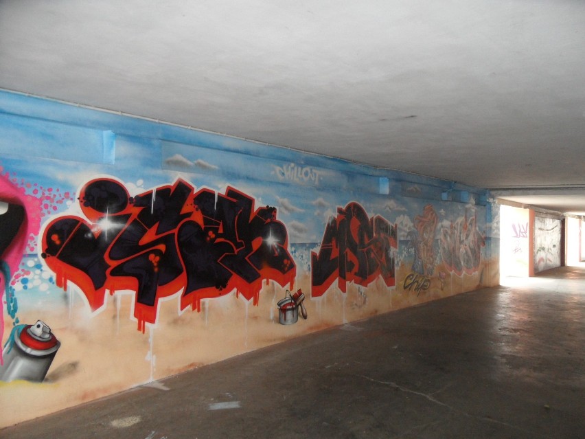 Przejście podziemne na Baczyńskiego ozdobione przez graffiti [ZDJĘCIA]