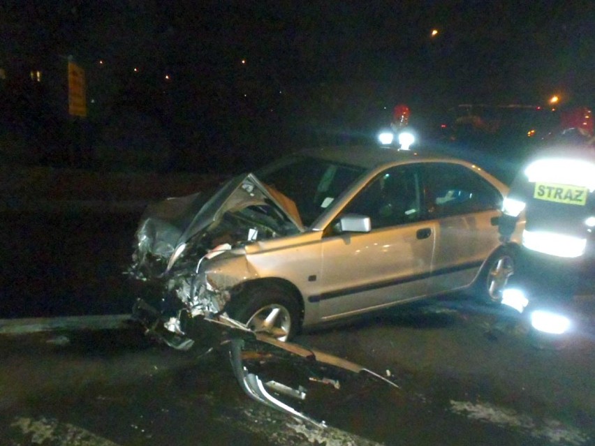 Wypadek na skrzyżowaniu przy Tesco.