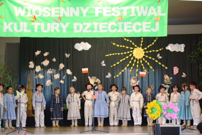 Wiosenny Festiwal Kultury Dziecięcej w Rybarzowicach ZDJĘCIA