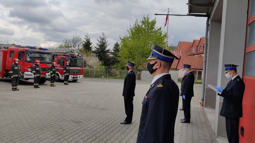Kto dostał medal od prezydenta, a kogo awansowali komendanci spośród lęborskich strażaków?