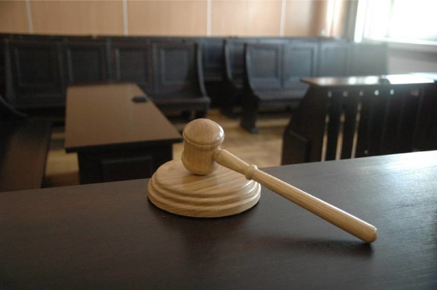 Sędziowie muszą słuchać ich zdania. Ile można zarobić w sądzie w Lesznie?