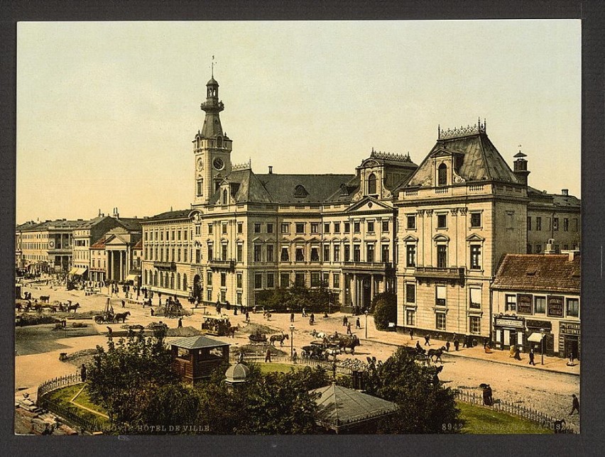 Na zdjęciu Pałac Jabłonowskich, czyli dawny ratusz. Został...