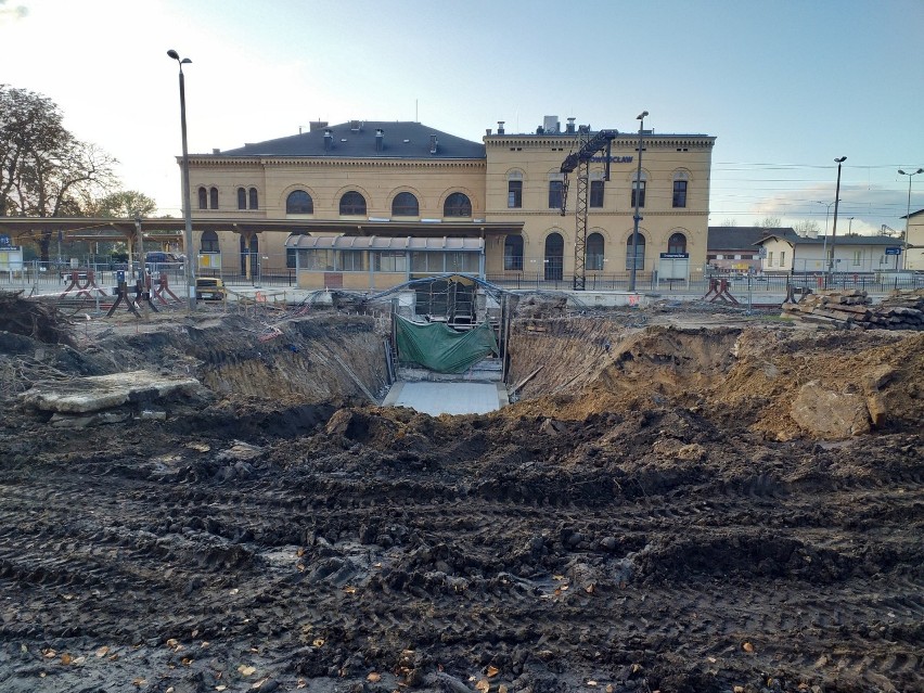 Budowa w Inowrocławiu zgodnie z planem. Tunel połączy dworzec z ulicą Magazynową