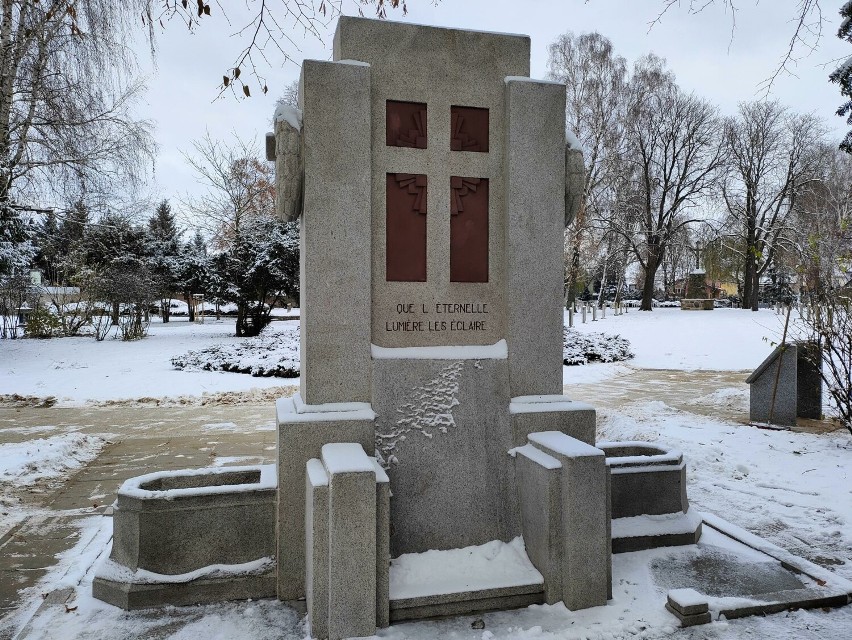 Odnowione pomniki na Międzynarodowym Cmentarzu Wojennym w Stargardzie
