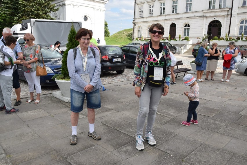 Chełm. Pątnicy wyruszyli na Jasną Górę (ZDJĘCIA, WIDEO)