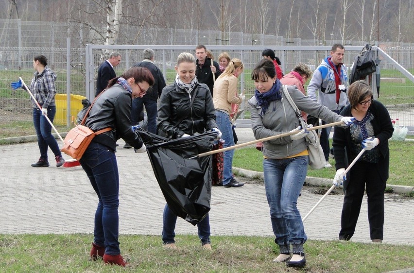 Pracownicy ZUS sprzątali Wałbrzych