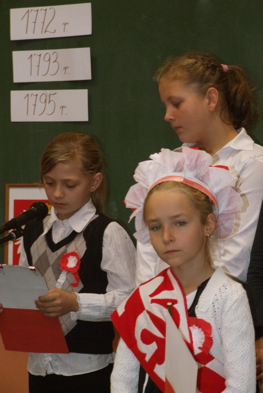 Łomnica. Święto Niepodległości w Szkole Podstawowej