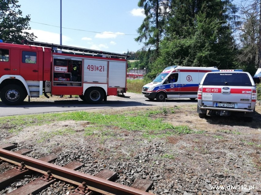 Mężczyzna wypadł z mostu i spadł do rzeki! Błyskawiczna akcja służb ratunkowych