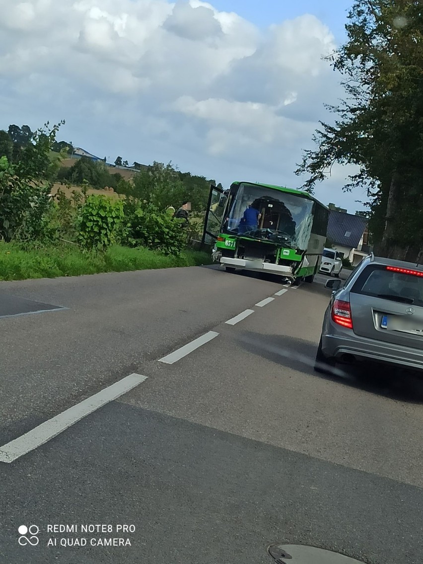 Wypadek autobusu PKS Gdynia w Darzlubiu (trasa Darzlubie -...