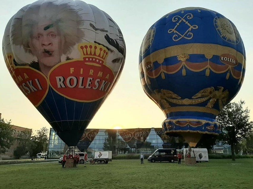 Balony nad Piotrkowem. Pokaz balonowy przed mediateką w...