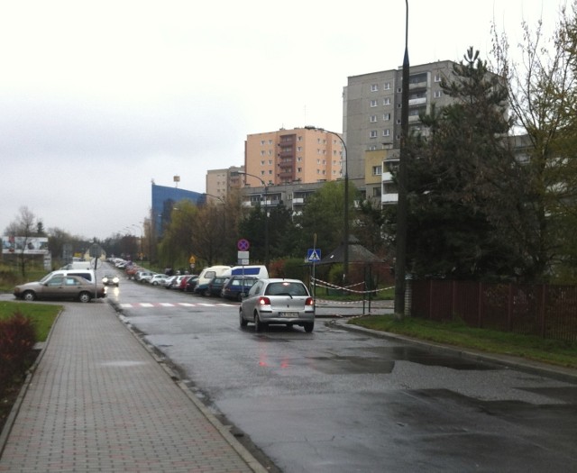 Ulica Lipińskiego na Ruczaju przez lata była ogólnodostępna. W grudniu w tym miejscu powstanie brama otwierana przez telefon komórkowy lub pilotem