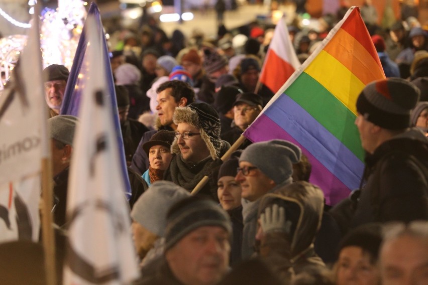 Demonstracja przeciw PiS w Katowicach 13 grudnia 2016