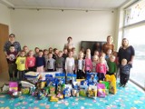 Płyną dary dla bezpańskich piesków z Przytuliska na Wiśniowej w Sandomierzu. Pomagają przedszkolaki i pracownicy  przychodni weterynaryjnej 