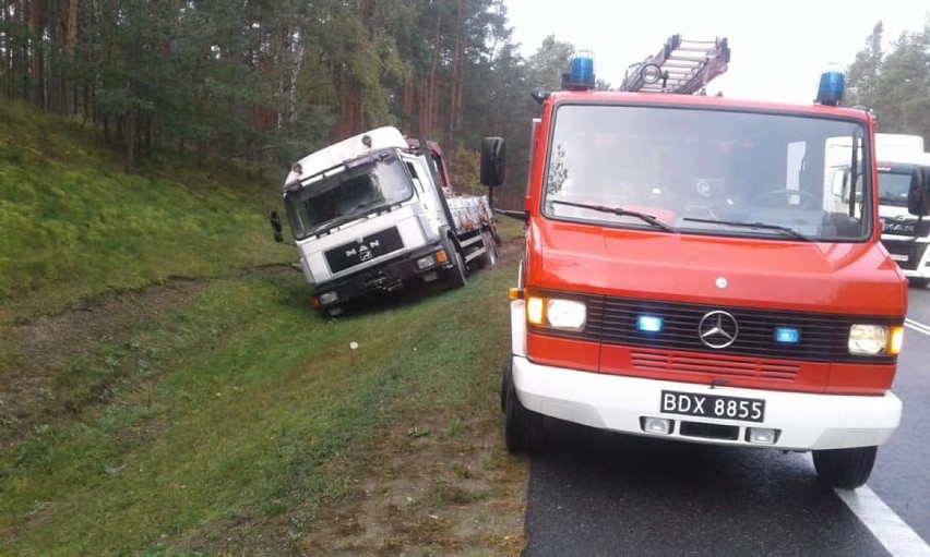 Do zdarzenia doszło około godziny 8:30 na 287 km DK10. Z...