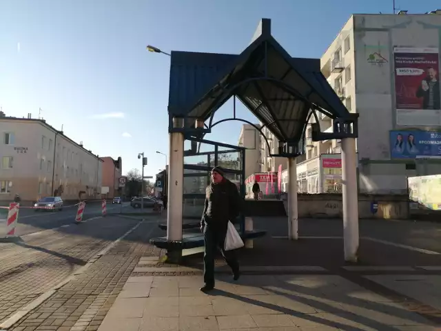 Przebudowa potrwa do maja. Przystanek przy Śródmiejskiej jest przeniesiony na parking