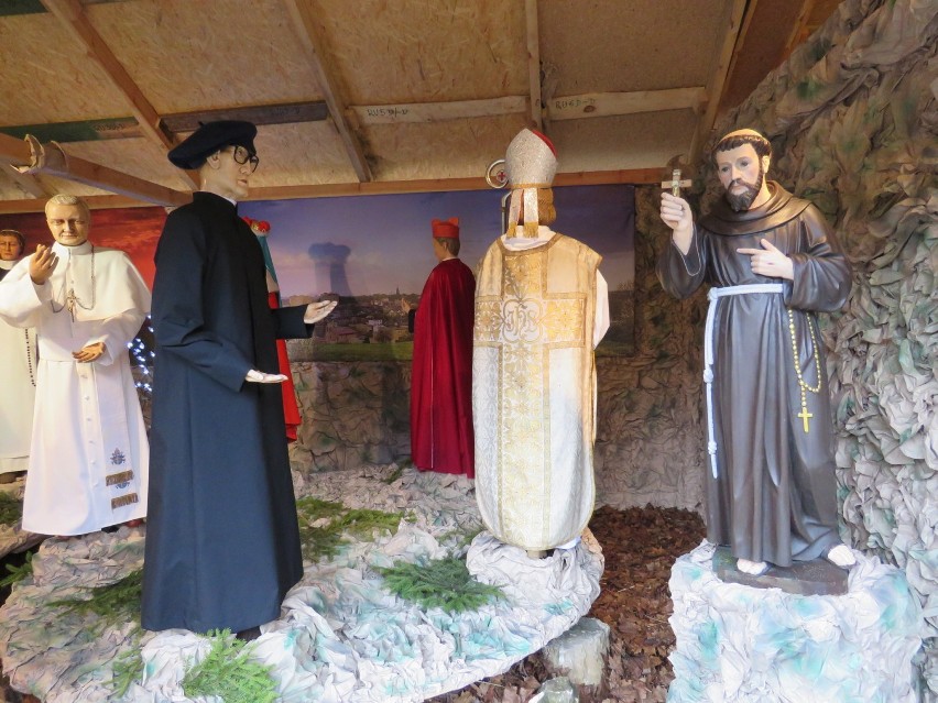 Śląski dom i nowe figury, w tym papieża Franciszka. Piekarskie Betlejem zostanie otwarte w pasterkę
