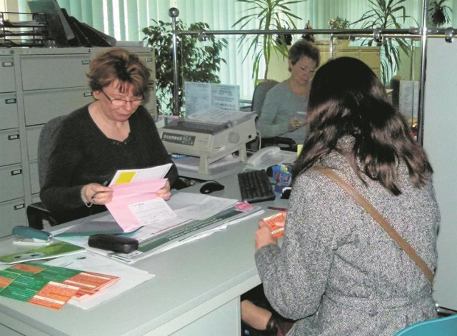 Choć ofert pracy w tej chwili nie jest wiele, to warto jednak szukać, zarówno wśród tych krajowych, jak i zagranicznych. Wiosną sytuacja powinna się poprawić