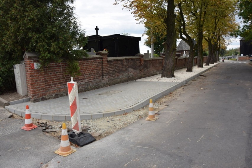 Remont chodnika przy ulicy Cichej w Kłodawie