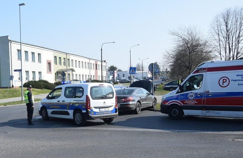 Znowu zderzyły się samochody. Tym razem fiat i volkswagen 