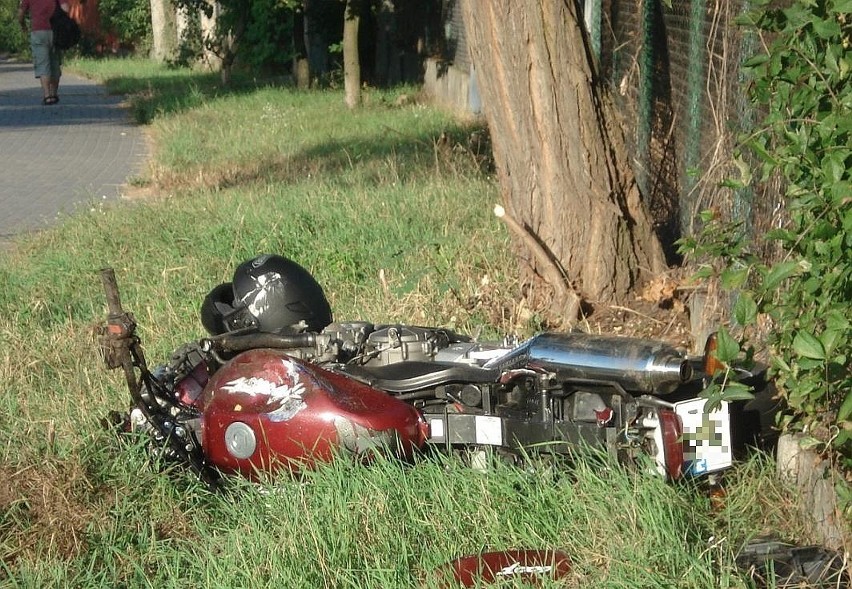 4. Wypadek motocyklisty w Toruniu. Ranny odwieziony do...
