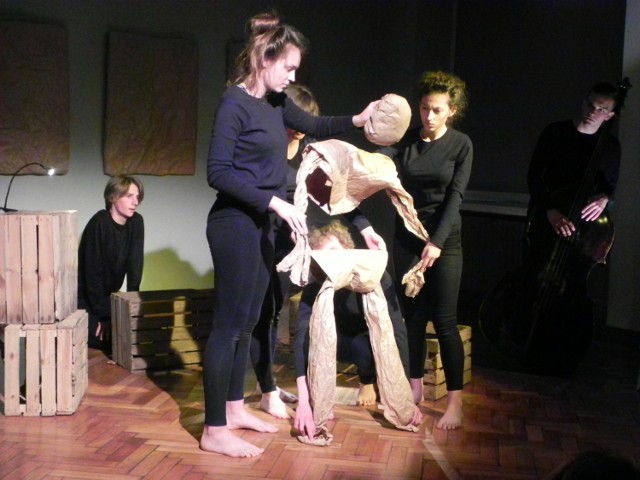 Teatr Doraźny - 'Ballada bezludna'.