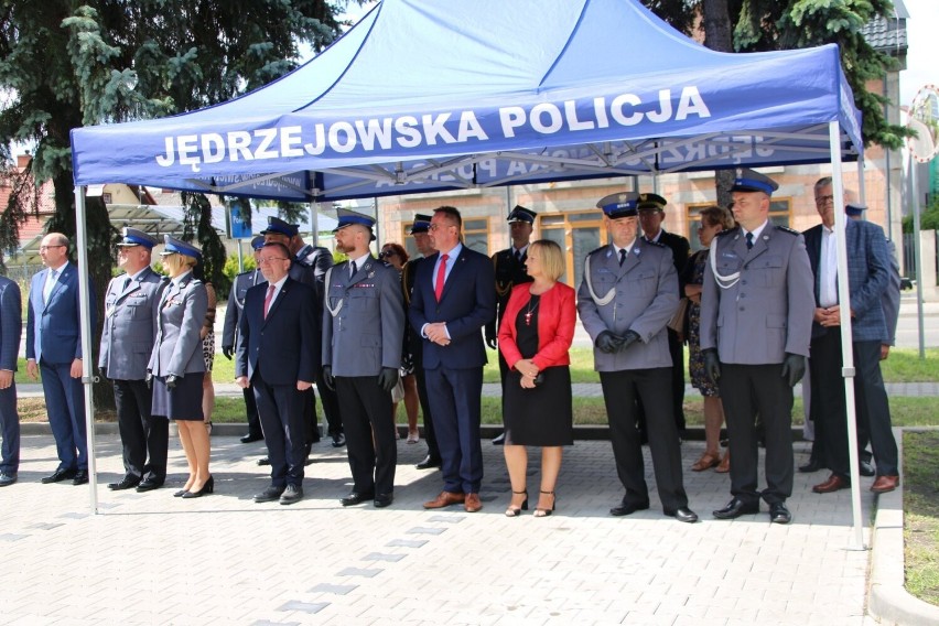 Obchody Święta Policji w Jędrzejowie. W tym roku awans na wyższy stopień otrzymało aż 63 funkcjonariuszy