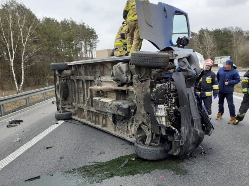 Do zderzenia dwóch samochodów osobowych doszło w czwartek, 6...