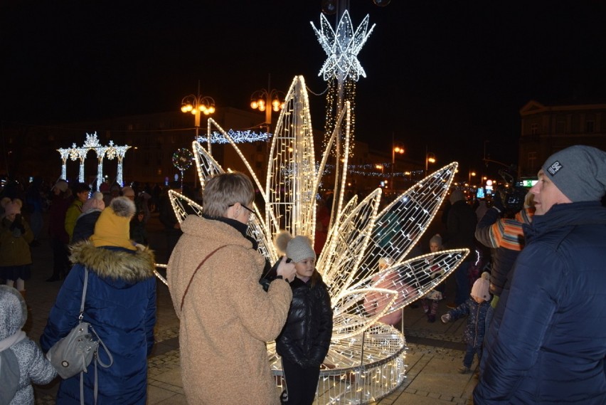 Uruchomienie iluminacji nastąpiło tuż po godz. 16.30.