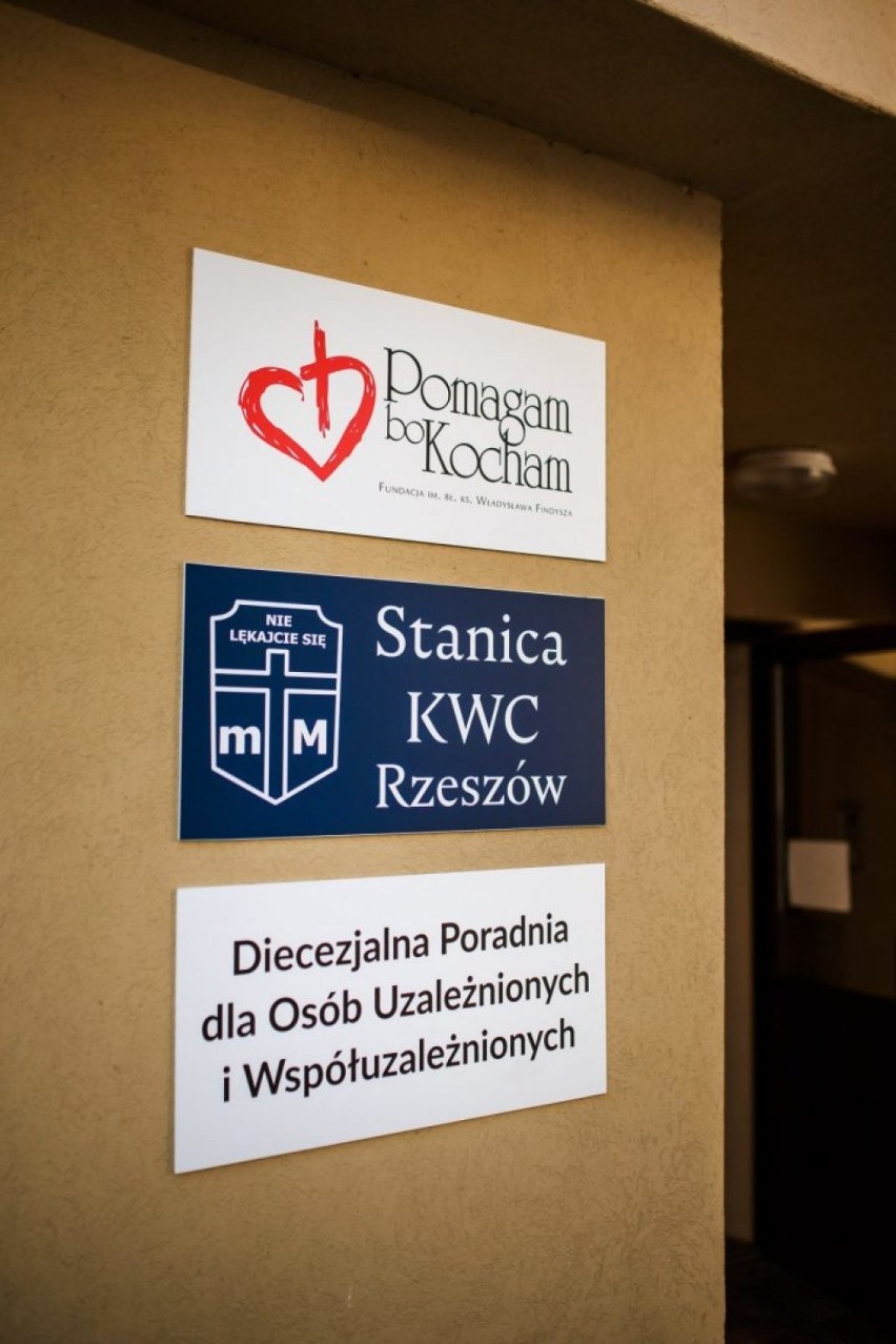 Diecezja Rzeszowska otworzyła poradnię dla uzależnionych i współuzależnionych. Będą psychoterapeuci, prawnicy i grupy AA