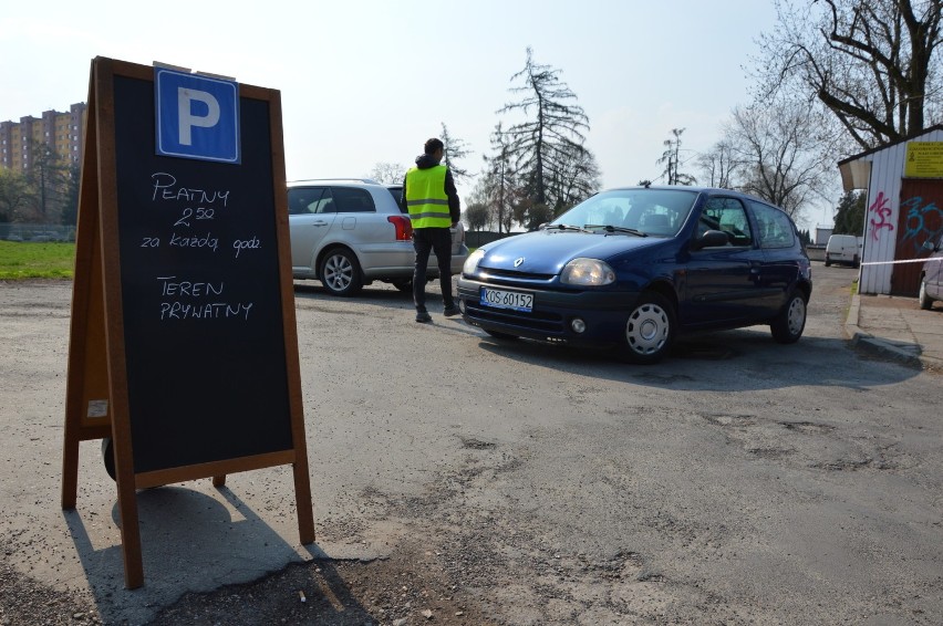 Na tzw. Placu Kościuszki „bis” jest dziki parking...