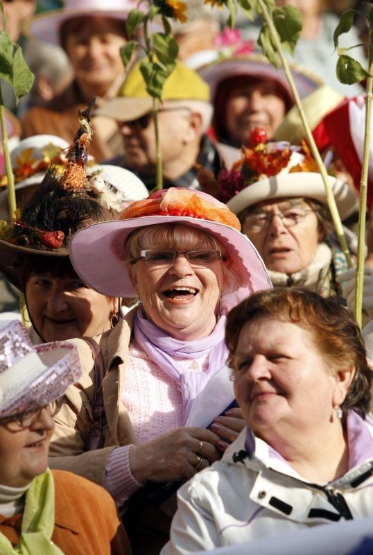 Seniorzy we Wrocławiu wiedzą, że po pięćdziesiątce można wyglądać atrakcyjnie i elegancko