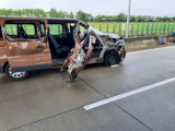 AKTUALIZACJA. Autostrada A4 zablokowana. Bus zderzył się z ciężarówką. Trzy osoby ranne