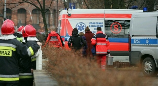 Z gimnazjum nr 29 przy ul. Kraińskiego we Wrocławiu ewakuowano ponad 400 osób.