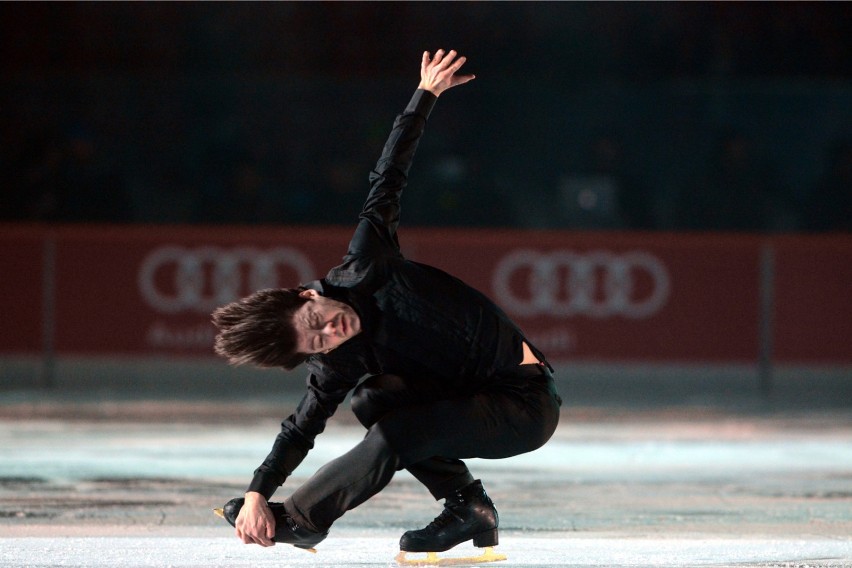 Kings on Ice. Popis łyżwiarskich umiejętności na Stadionie...