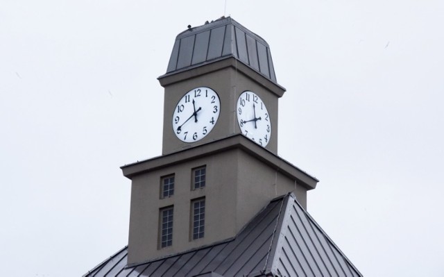 Wieża w Nowej Soli niemal gotowa. Dobiegają końca prace w środku. Jak się budowała? Co tutaj było wcześniej? Śledziliśmy przebieg prac na budowie.