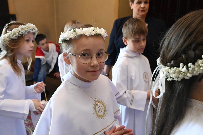 Gniezno. W Parafii pw. św. Michała Archanioła dzieci przyjęły Pierwszą Komunię Świętą [FOTO]
