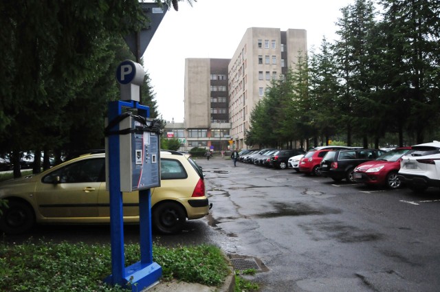 Parking przy ul. Bieszczadzkiej w Krośnie przestanie być darmowy. Został objęty III strefą płatnego parkowania