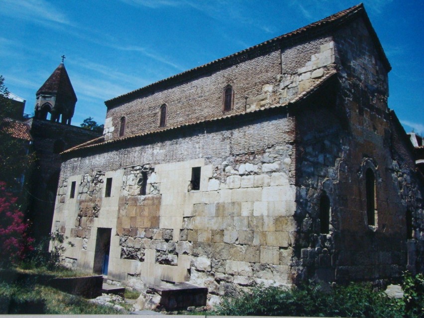 Zdjęcie jednej z najstarszych gruzińskich świątyń. Kościół...
