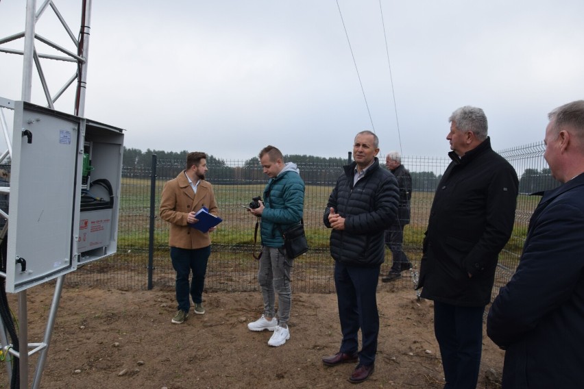 Stacja  meteo dla rolników (i nie tylko) ruszyła na polu pod Szczecinkiem [zdjęcia]
