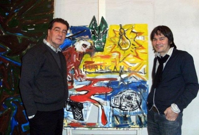 Od lewej: przewodniczący Stowarzyszenia Miast Partnerskich, Gerhard Fehrer oraz Zdzisław Nitka. W tle obraz Hurricane.