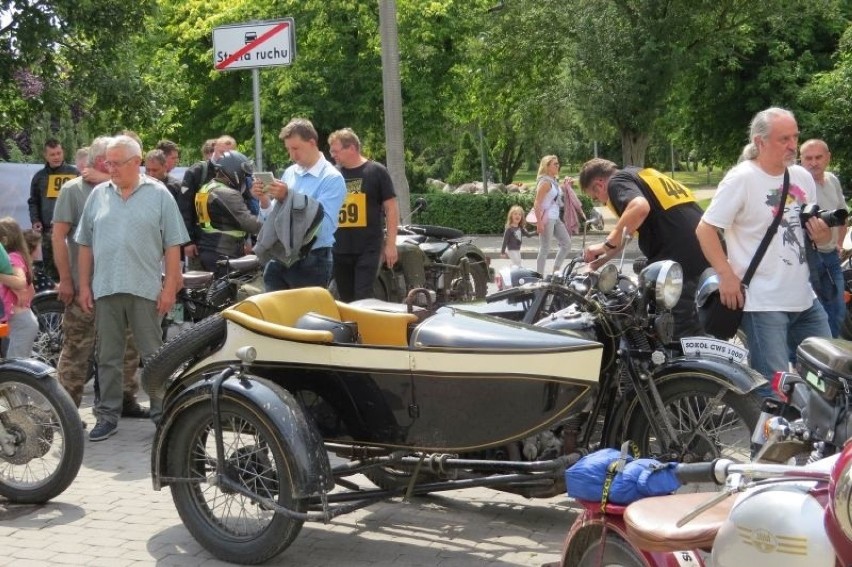 Rajd motocykli zabytkowych - etap w Brodnicy (konkurencje sprawnościowe) zdjęcia