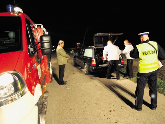 Tragiczny wypadek w Podczachach koło Kutna wstrząsnął mieszkańcami całego regionu