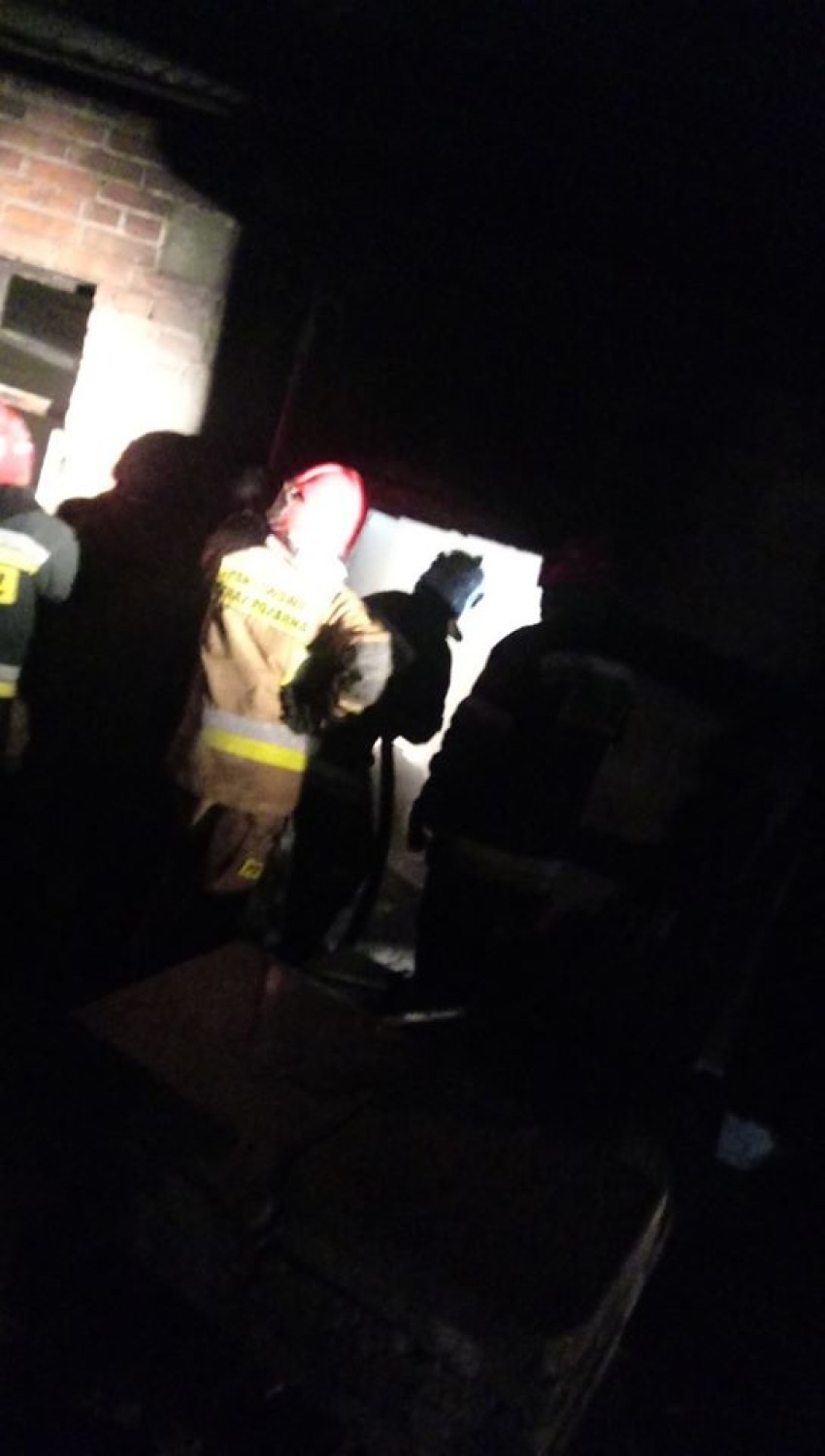 Strażacy ponad 2 godziny walczyli z pożarem w Skomlinie[FOTO]