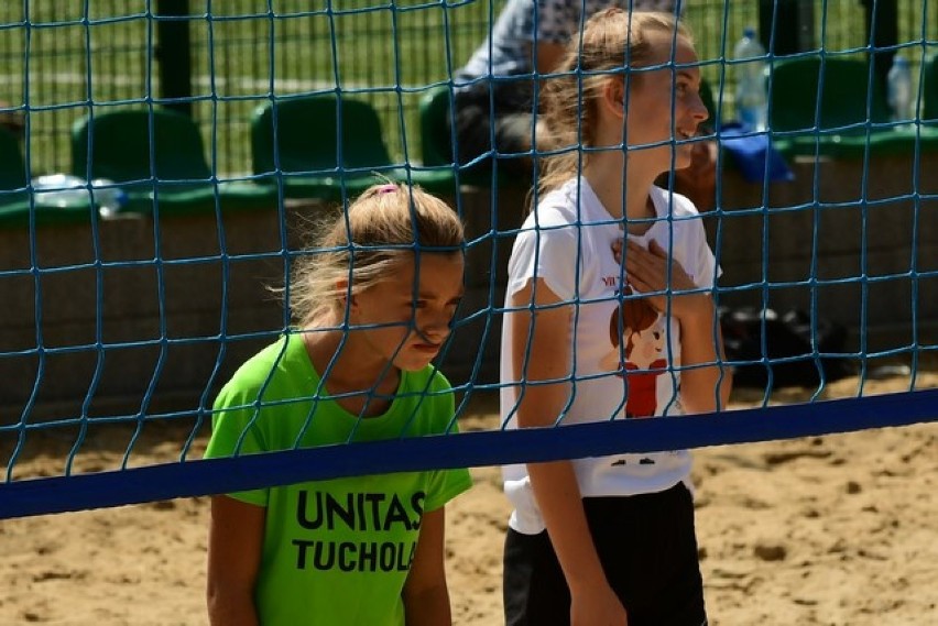 Turniej siatkówki plażowej w Tucholi z okazji 60. Dni Borów Tucholskich [zdjęcia]
