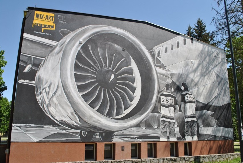 Na ścianie budynku Zespołu Szkół Mechanicznych w Rzeszowie powstał ciekawy mural. Zobacz zdjęcia