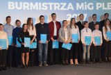 Najlepsi sportowcy z Pleszewa otrzymali nagrody burmistrza za wysokie wyniki sportowe                                