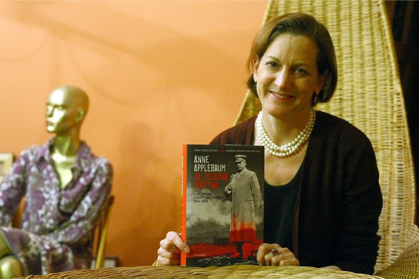 „Czerwony głód” to najnowsza książka Anne Applebaum. Autorka...