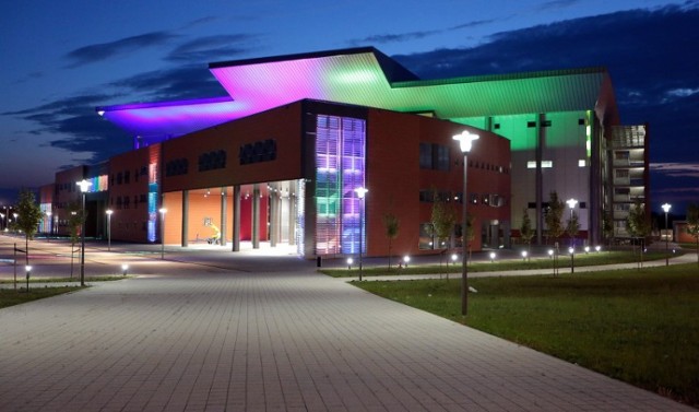 Efektowna iluminacja nowej hali-widowiskowej w Szczecinie [wideo, zdjęcia]