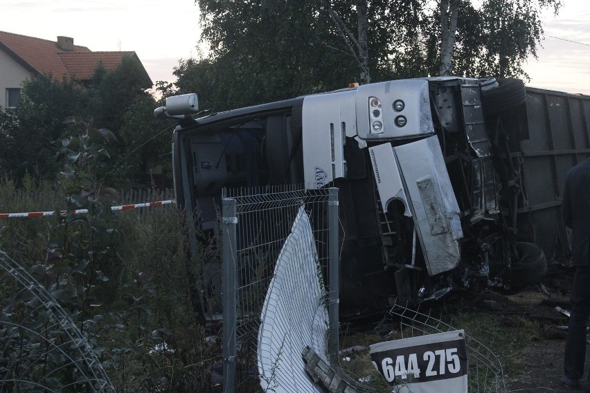 Wypadek w Kopaninach: autokar jechał z Zamościa. Jedna osoba...