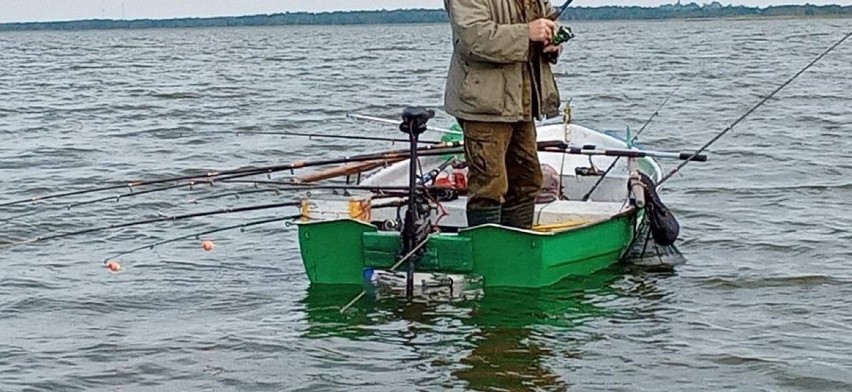 Nielegalny połów ryb na Jeziorze Kopań. Akcja PSR z Koszalina